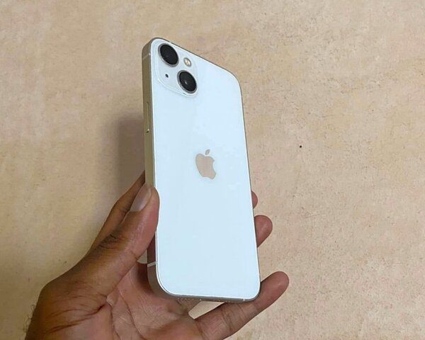 iPhone 13 simple