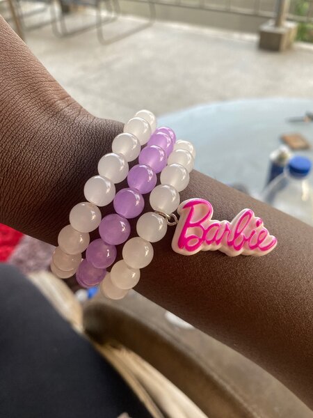Bracelet perles Barbie violet