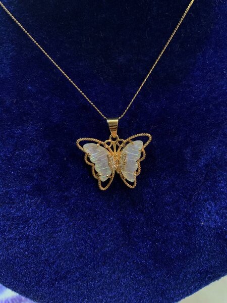 Ladies necklace