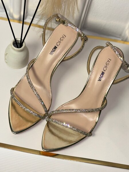 ELITE HEELS
