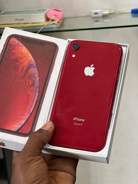 iPhone XR 64G deuxième avec carton