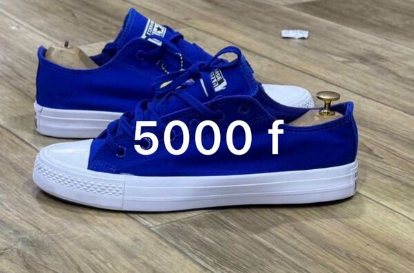 Baskets bleues en toile