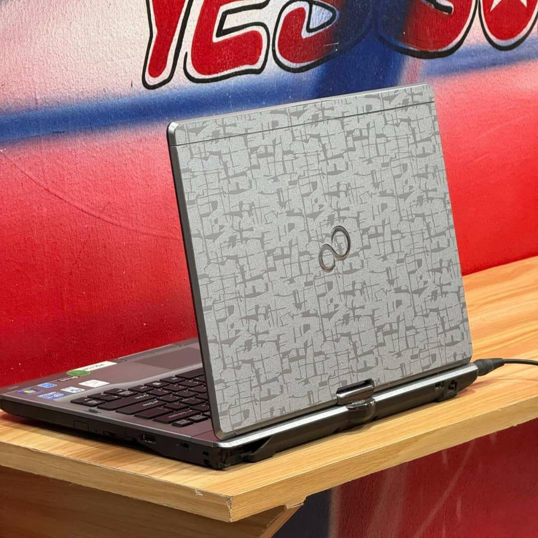 FUJITSU T902