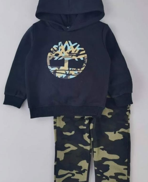 Kid's tracksuits