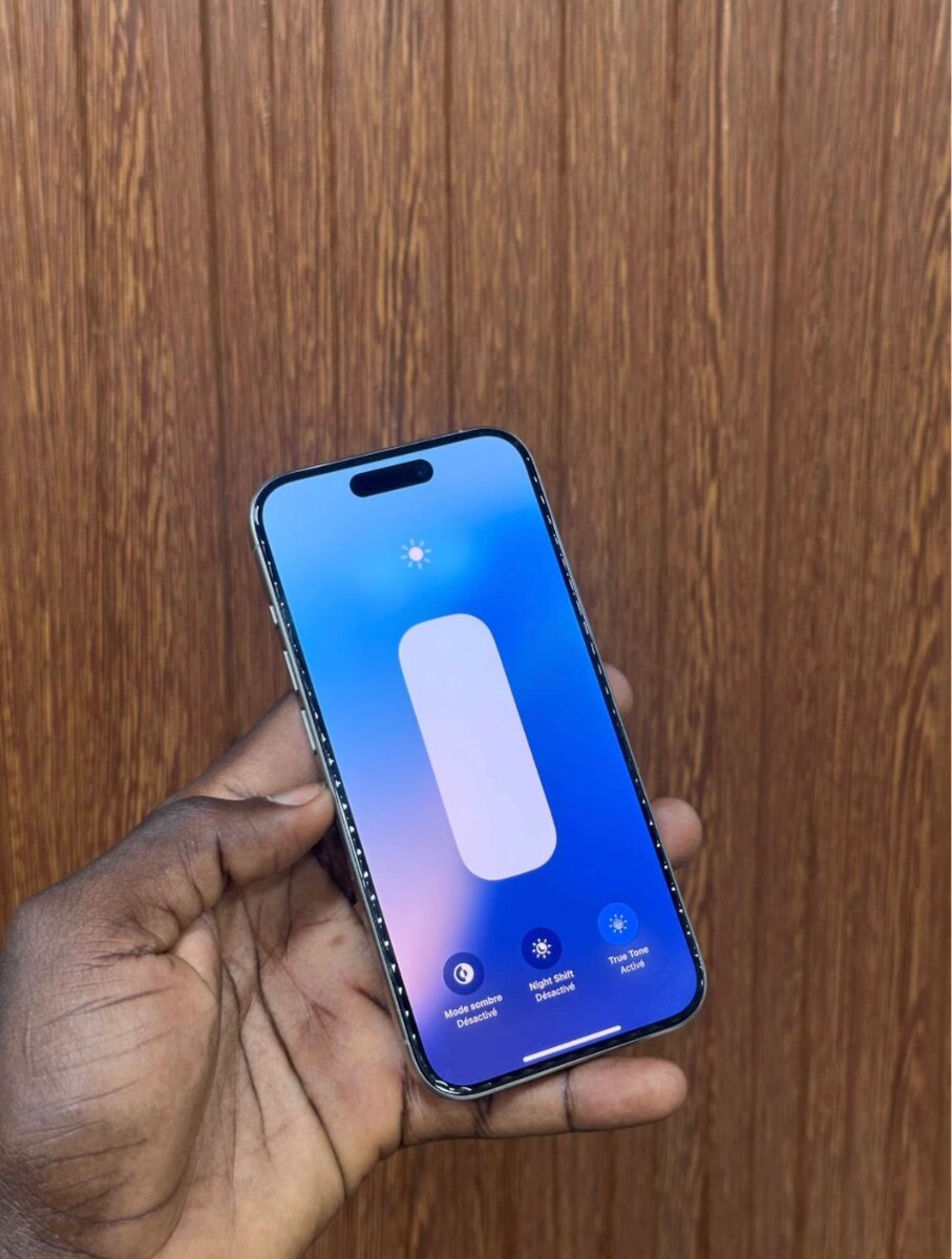iPhone 15 Pro Max casi neuf