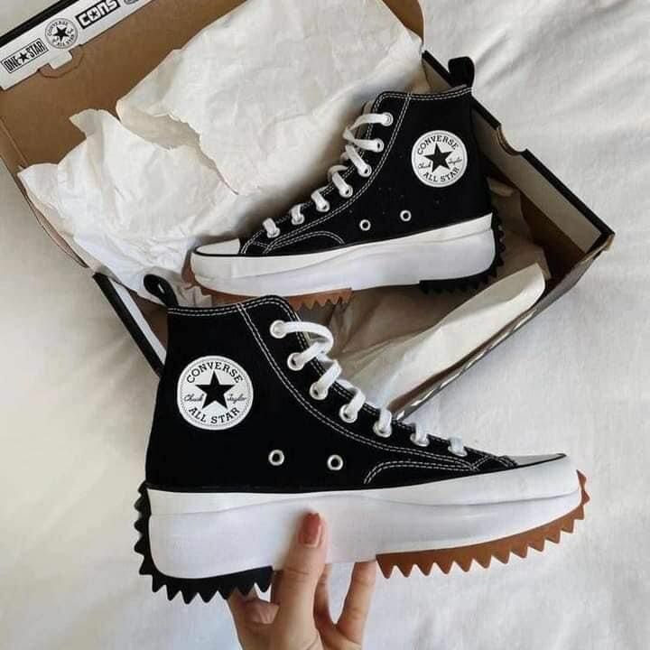 Chaussure montante