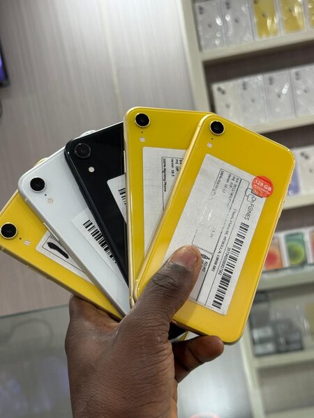 Smartphones multicolores neufs