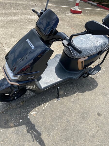Moto Électrique Revoo en Excellent État