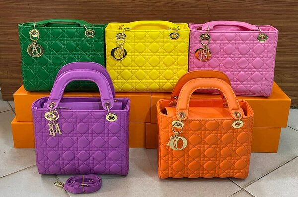 Ladies hand bag