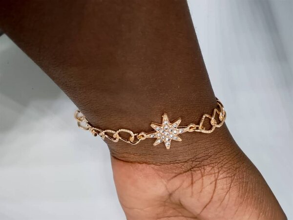 Bracelet étoile doré élégante
