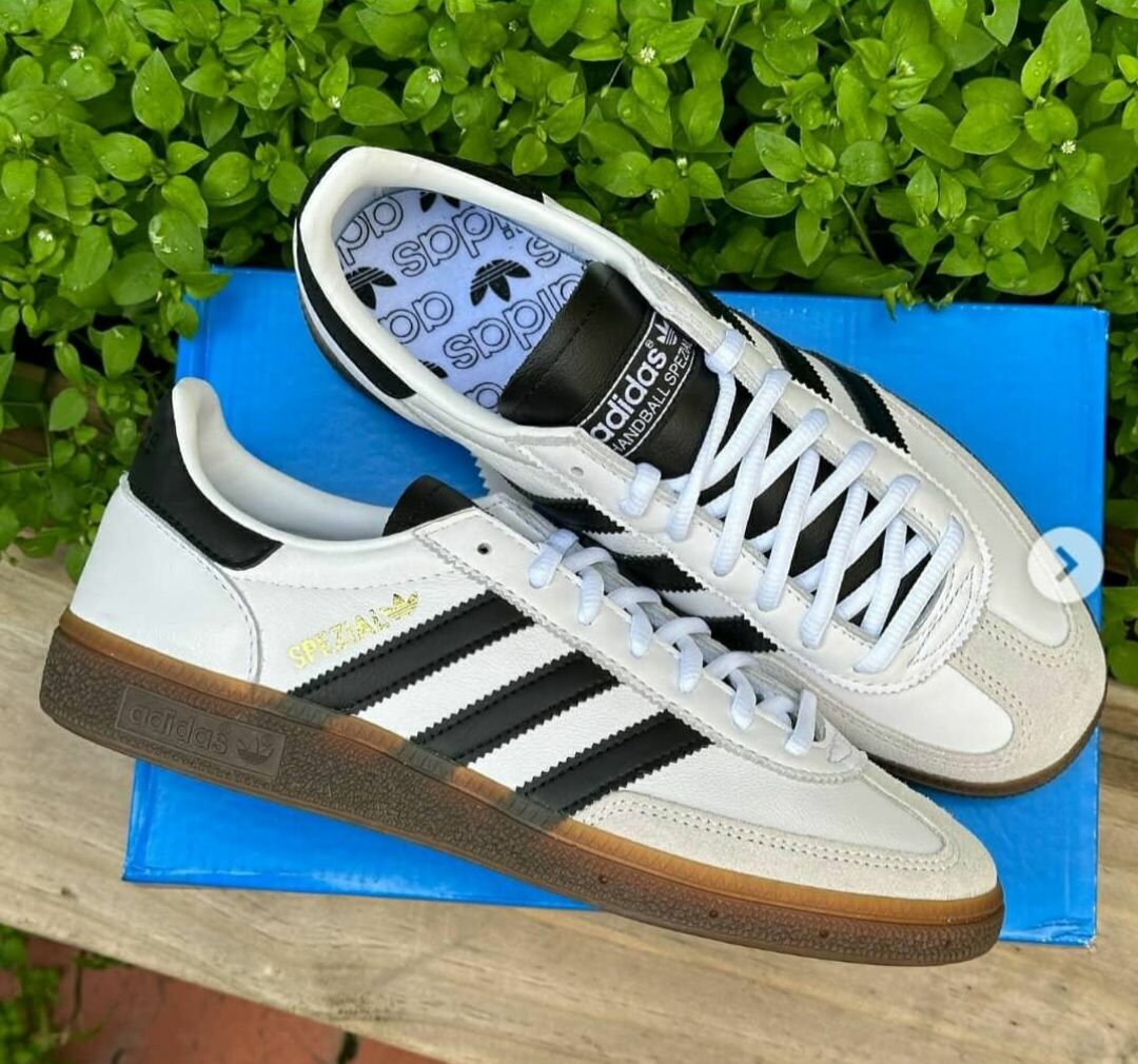 Sneakers hub