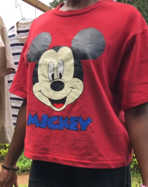 T-shirt red