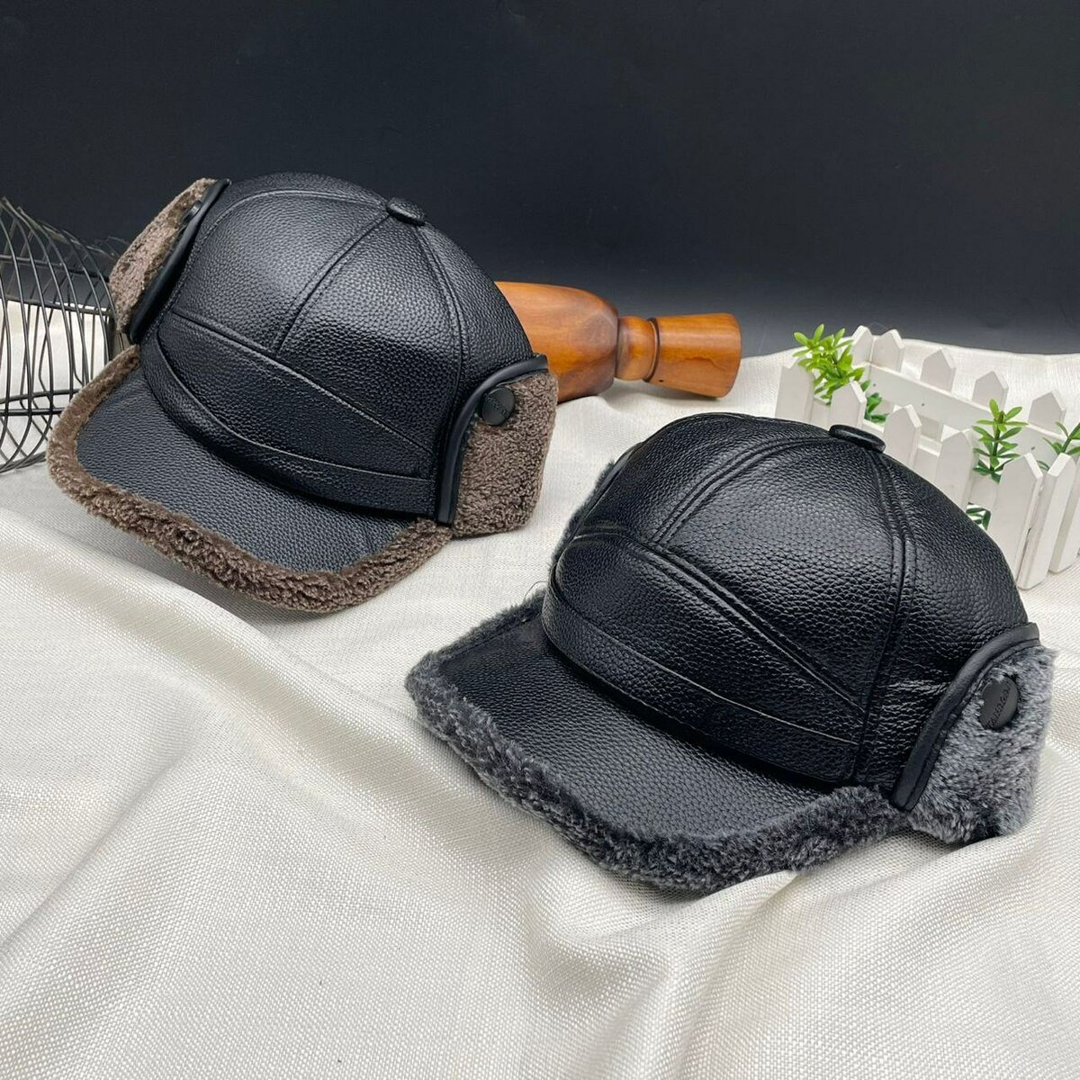 Caps