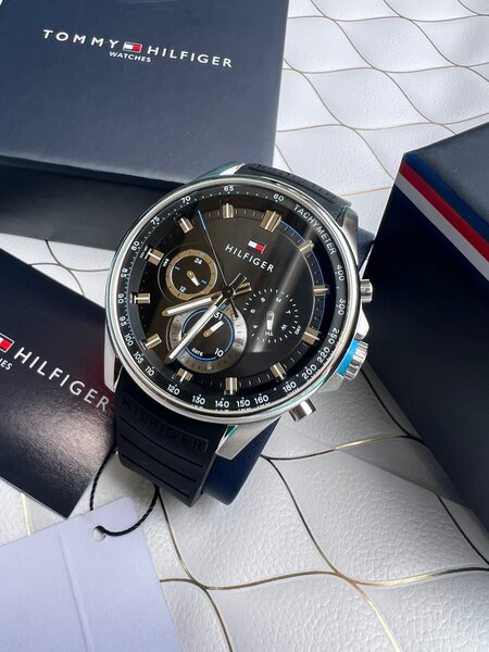 WRIST WATCH