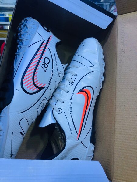 Tack boots