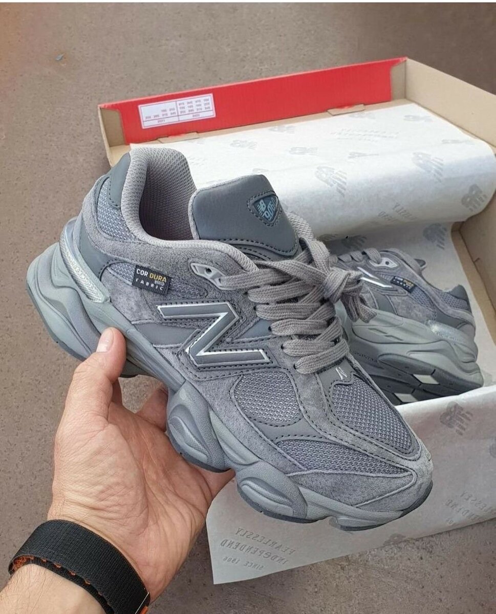 NEW BALANCE CLASSIC