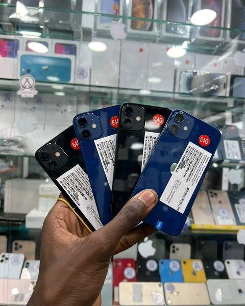 IPhone 14 simple 128GB quasi neuf Disponible