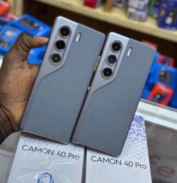 Smartphone Tecno AI Camon 40
