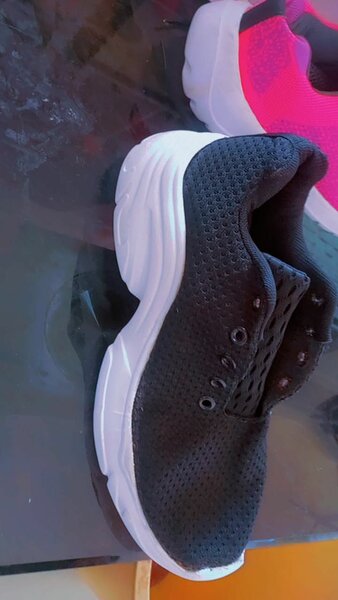 Footwear for unisex