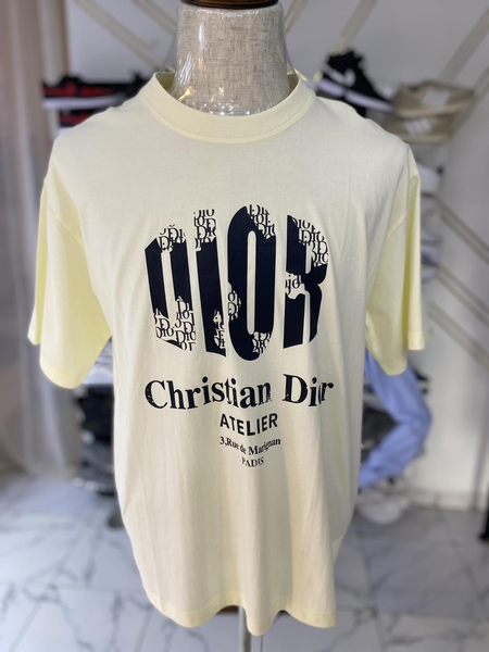 T-shirt jaune