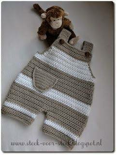 Ensemble bébé au crochet