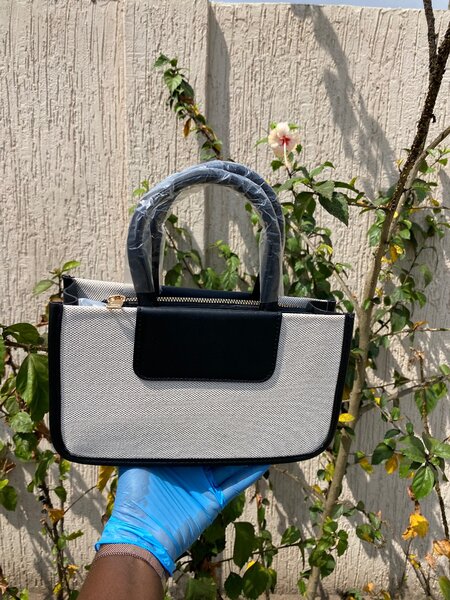 Very cute bag.