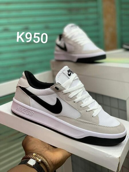 Men's Nike sneakers