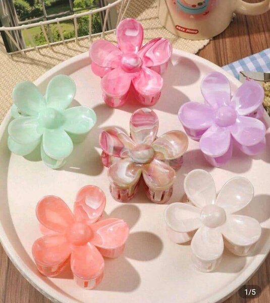 Pinces à fleurs pour cheveux
