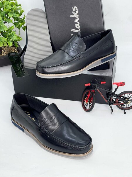 Shoe