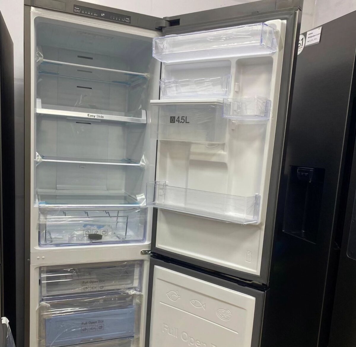 Double door fridge
