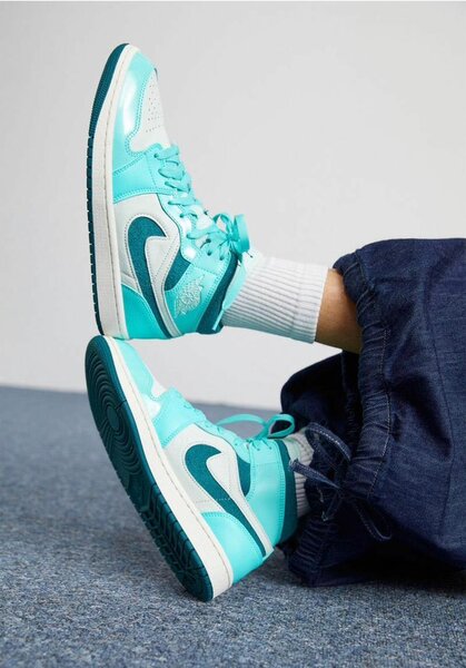 AIR JORDAN