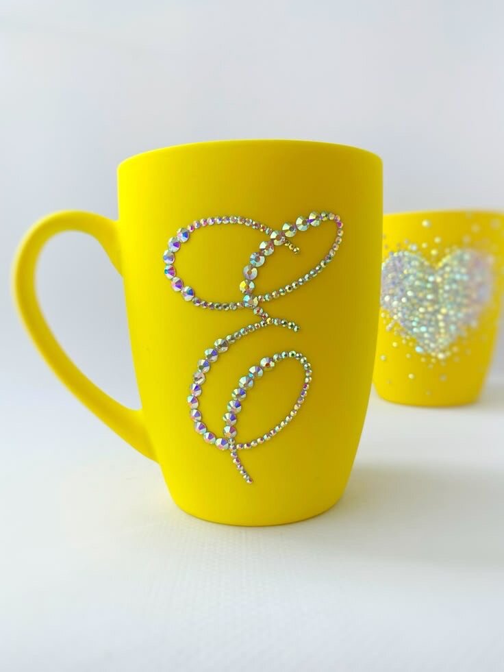 Tasses décoratives en strass
