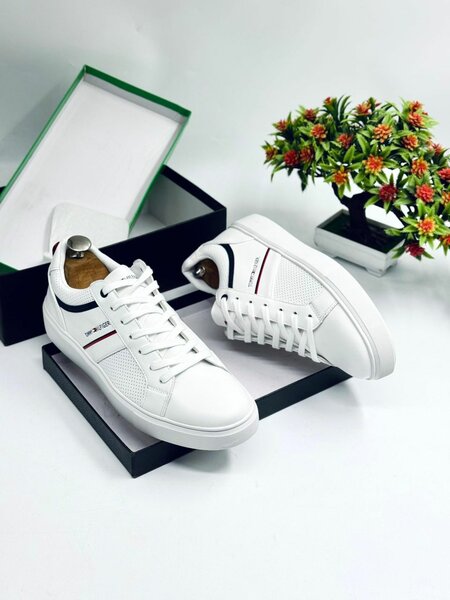 Tommy Hilfiger