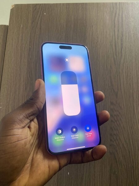 iPhone  16