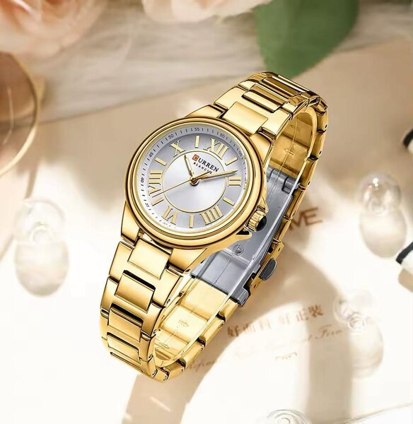 Montres élégantes en acier inoxydable