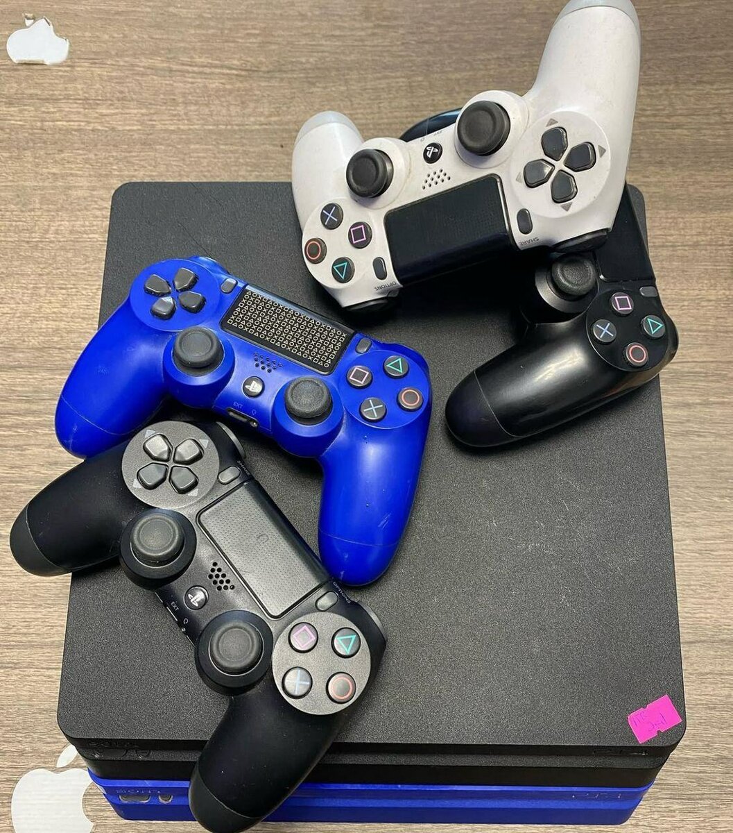 PS4 Slim 1 Terabyte & 5OOGB + 1 original Controller
