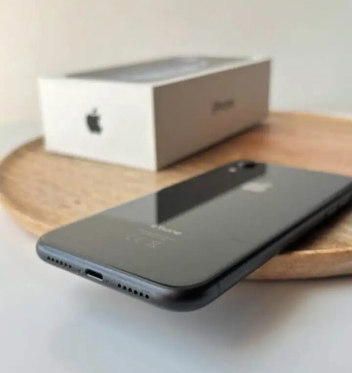iPhone XR - 128GB