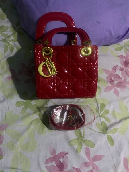 Sac à main rouge élégant