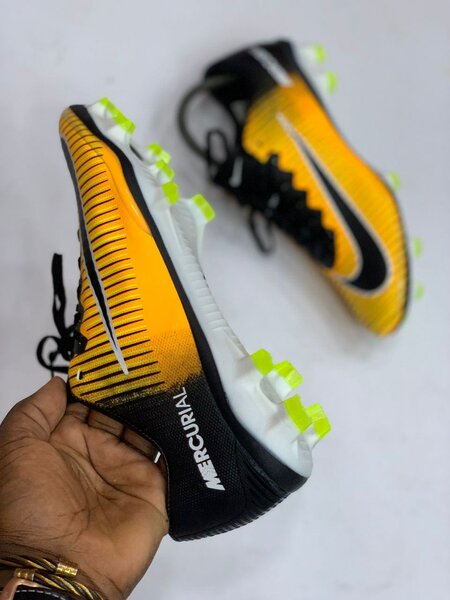 Soccer boots