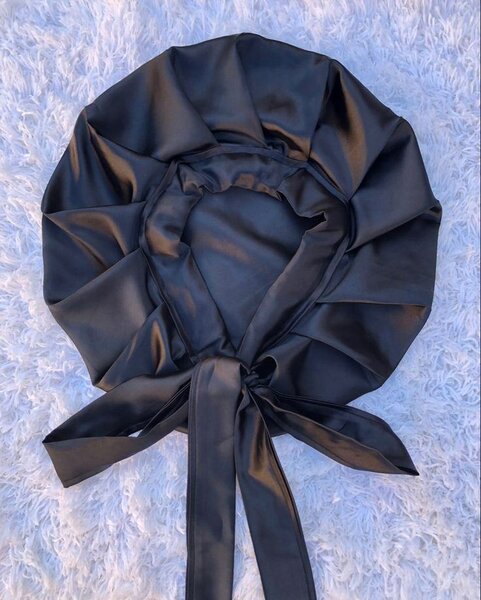 Chapeau en satin