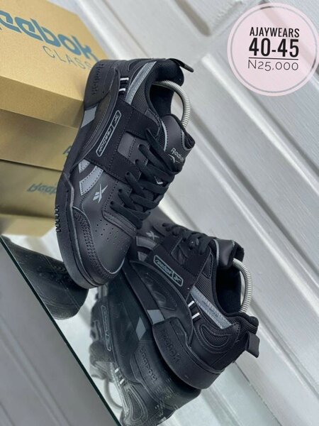 REEBOK CLASSIC