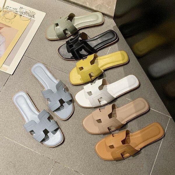 Sandales plates en cuir élégantes