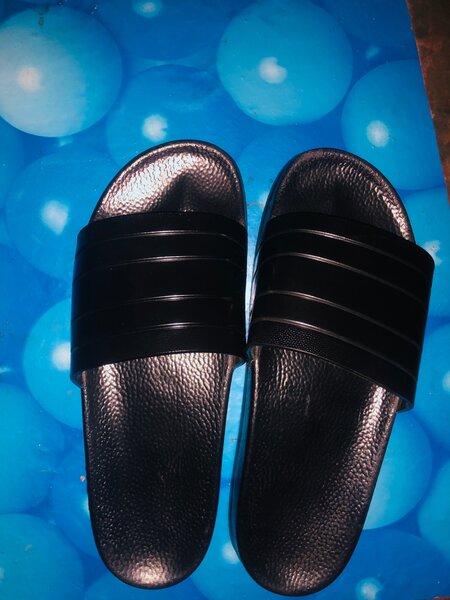 Gucci slides