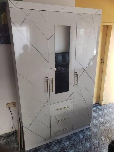 3 quarters wardrobe