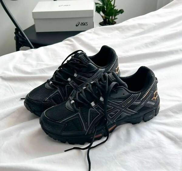 ASICS SNEAKER