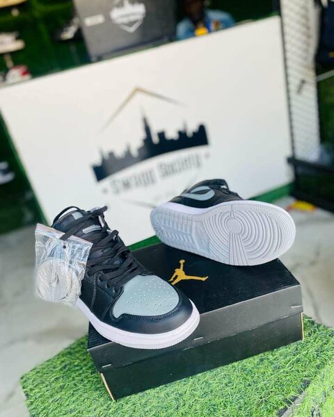 AIR JORDAN 1