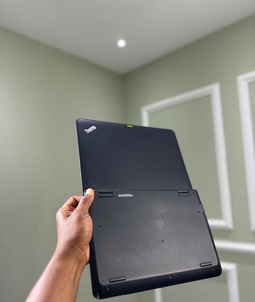 *LENOVO THINKPAD YOGA 11e*