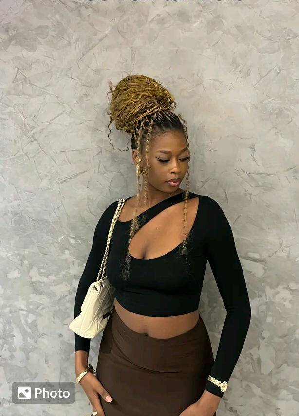 Haut élégant asymétrique femme