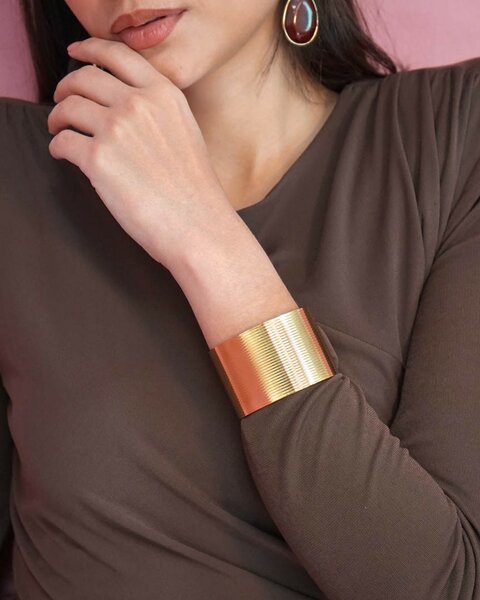 Bracelet Manchette Dorée Élégant