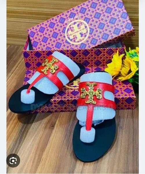Ladies slippers